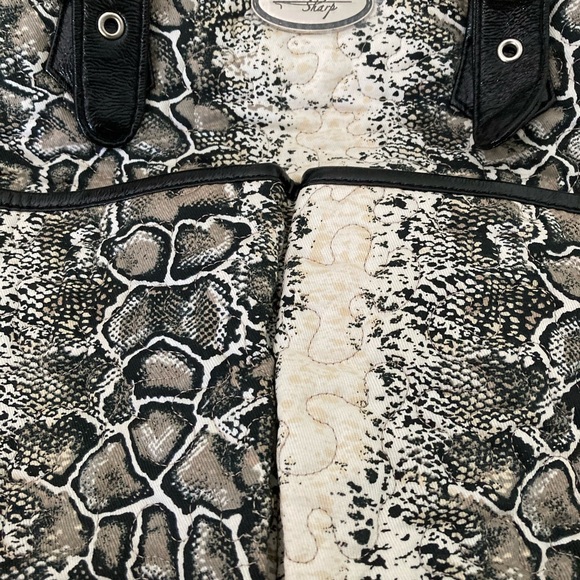 NWT Gorgeous Quilted Donna Sharp Purse! Snakeskin pattern! - Picture 6 of 9